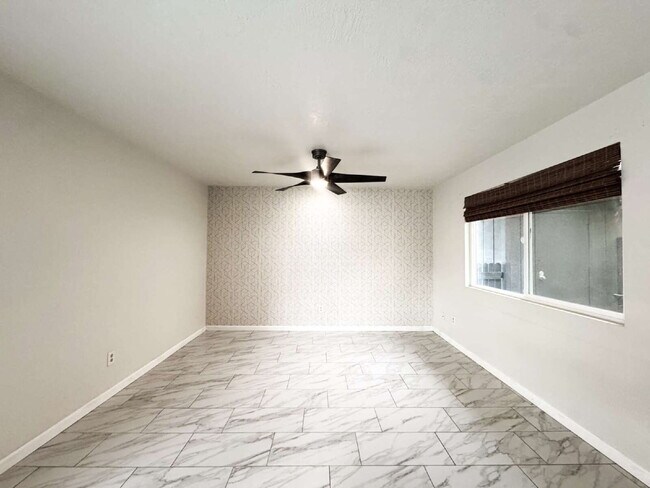 Building Photo - "Pool Home in the Center of Yuma!"