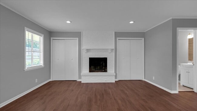 Building Photo - $500 off first months rent