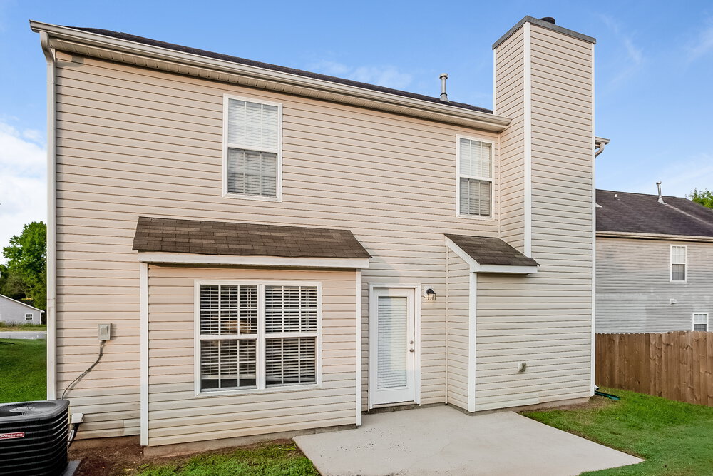 Building Photo - 1565 Kindred Cir NW