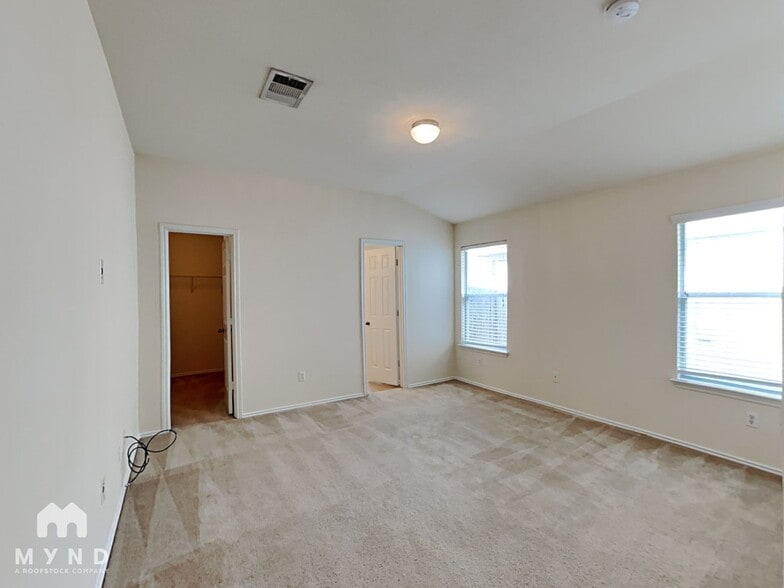 Building Photo - 13600 Richard Nixon St