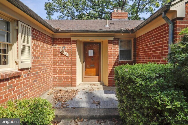 Building Photo - 3303 Winnett Rd