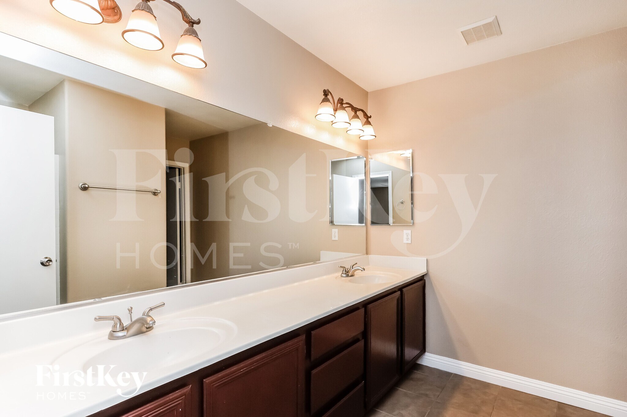 Building Photo - 5970 Tamara Costa Ct
