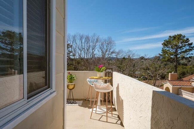 Building Photo - 2044 Fairmont Dr