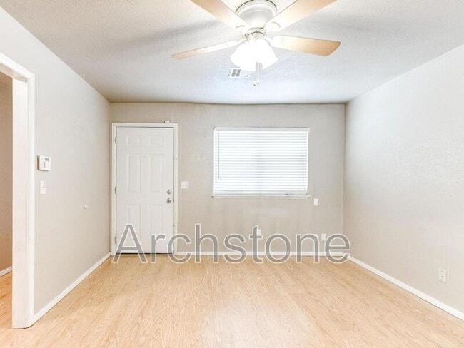 Building Photo - 501 S Santa Fe Dr