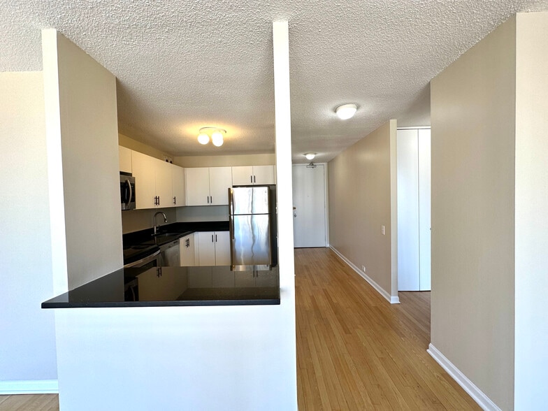 Building Photo - 405 N Wabash Ave