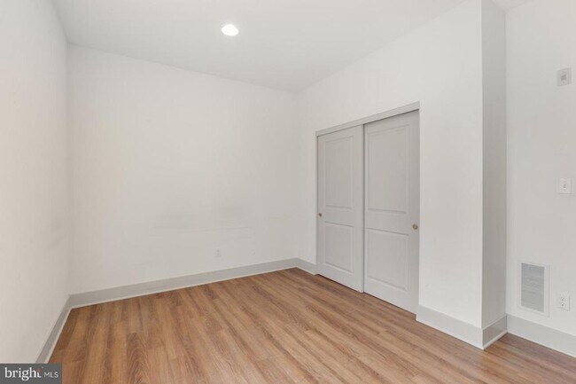 Building Photo - 1618 Mifflin St