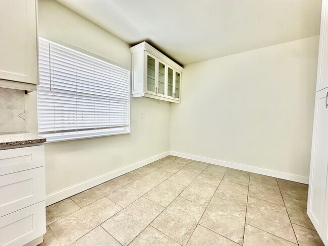 Building Photo - 3bed/2bath Home Off Treasure Island Causew...