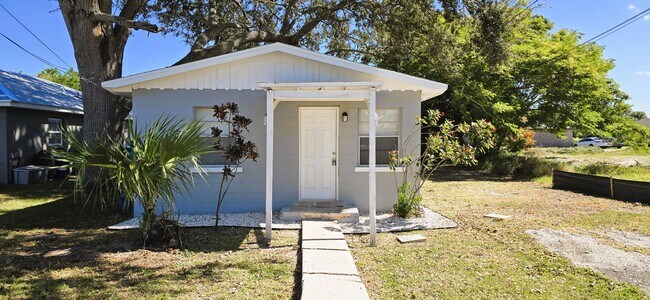 Primary Photo - 134 E St