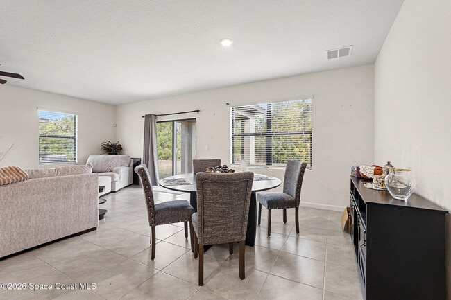 Building Photo - 543 Old Country SE Rd