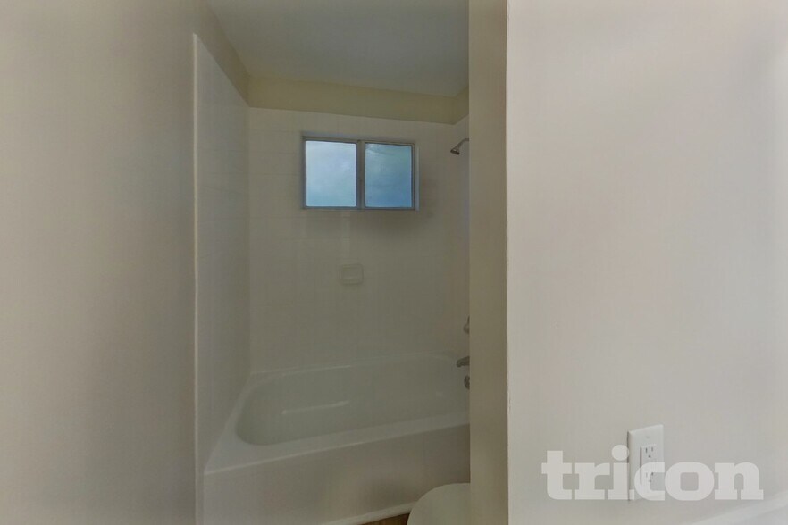 Building Photo - 2805 Trotters Pointe Dr