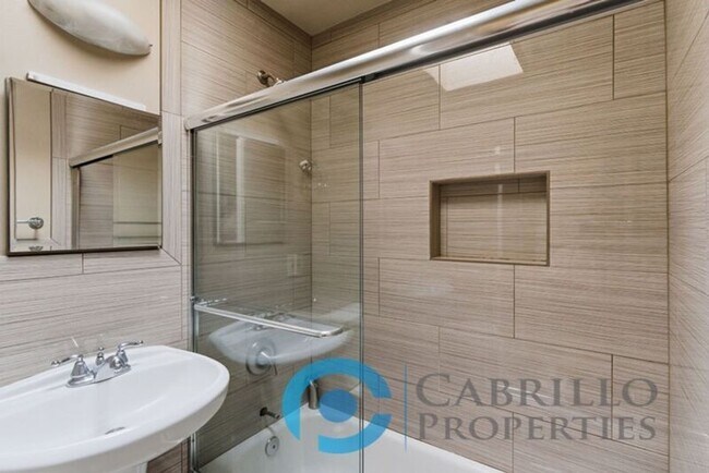 Building Photo - 5425 Adams Ave