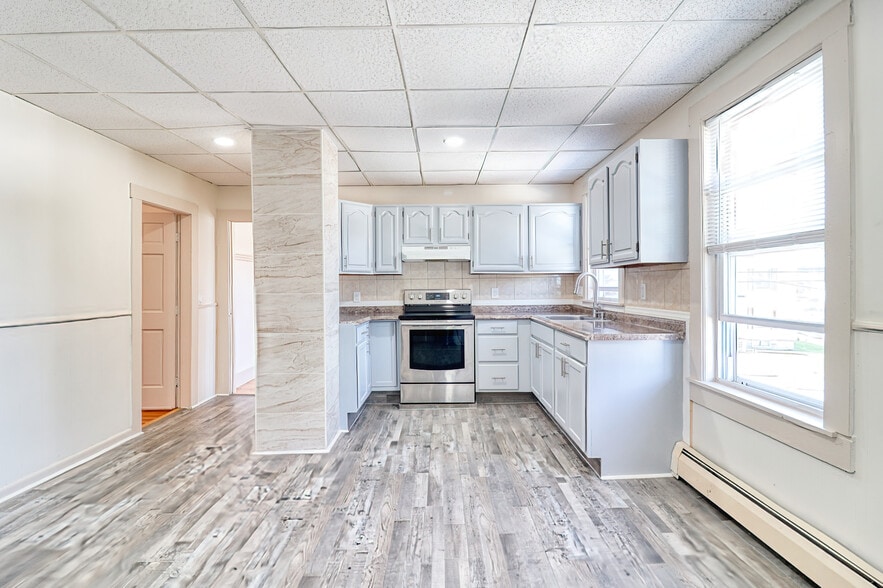 Building Photo - 267 Ames St