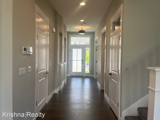 Building Photo - 5 br, 4 bath House - 11958 NW Sadie St,