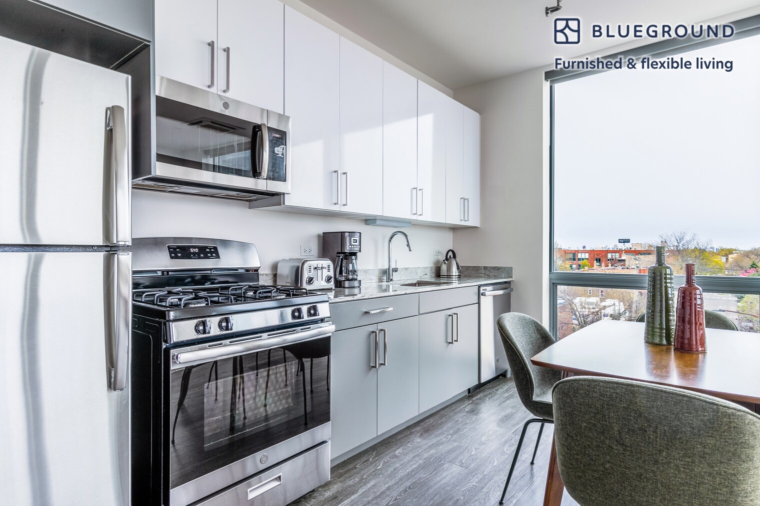 Building Photo - 2340 N California Ave