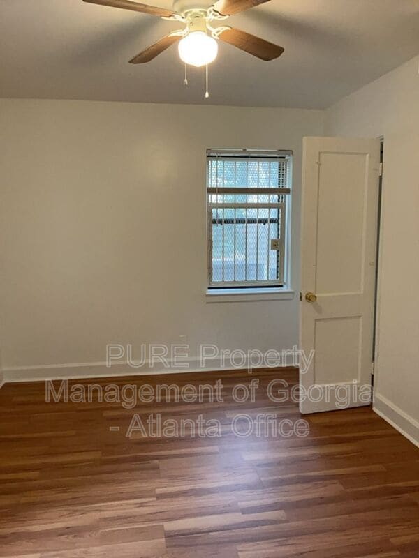 Building Photo - 314 3rd St NE