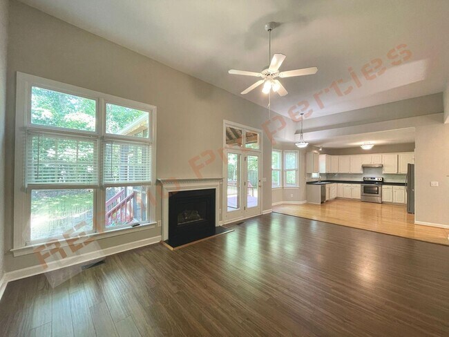 Building Photo - 413 Perry Creek Dr