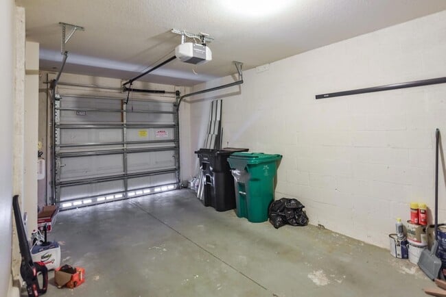Building Photo - 2205 Marshfield Ct