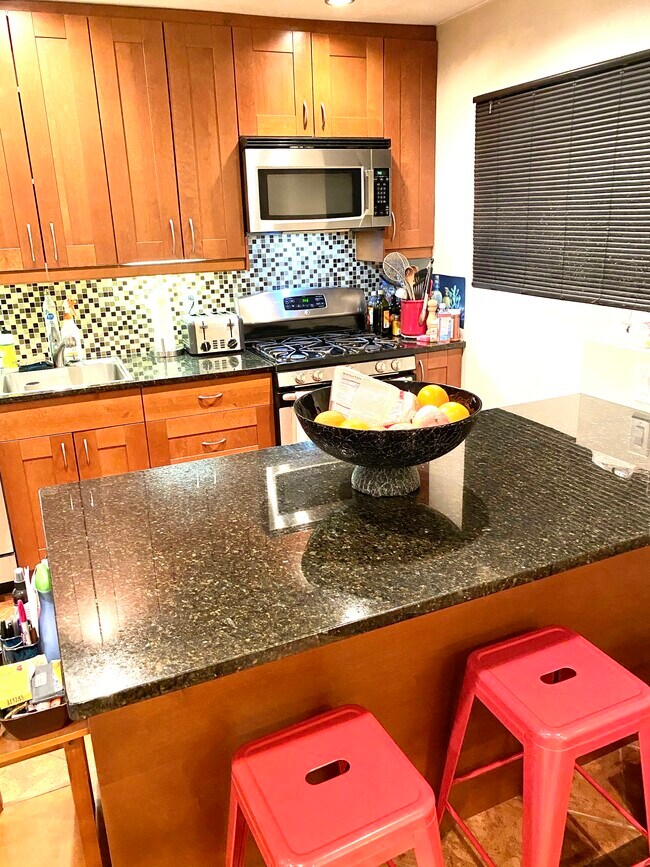 Building Photo - 2021 21st St