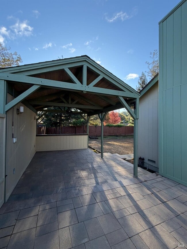 Building Photo - 378 Brey Rd