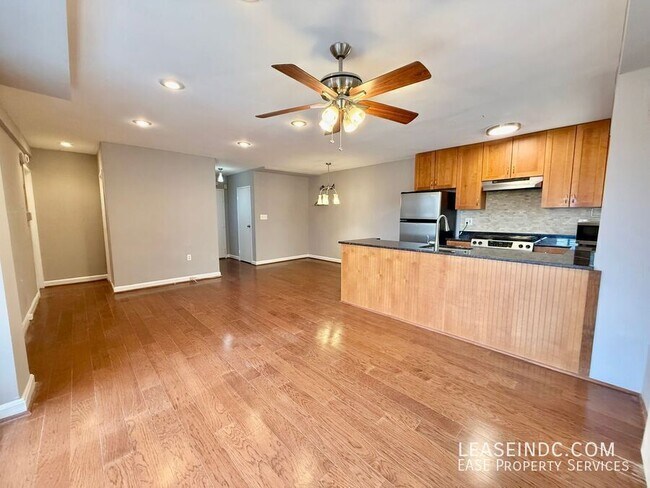 Building Photo - 5315 Connecticut Ave NW