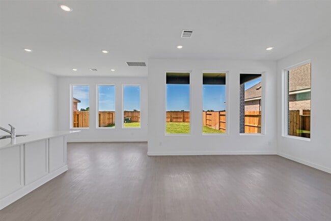 Building Photo - 27318 Sweetwater Bay Dr