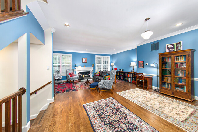 Building Photo - 3604 Reservoir Rd NW