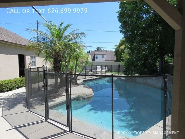 Building Photo - 1212 N Story Pl