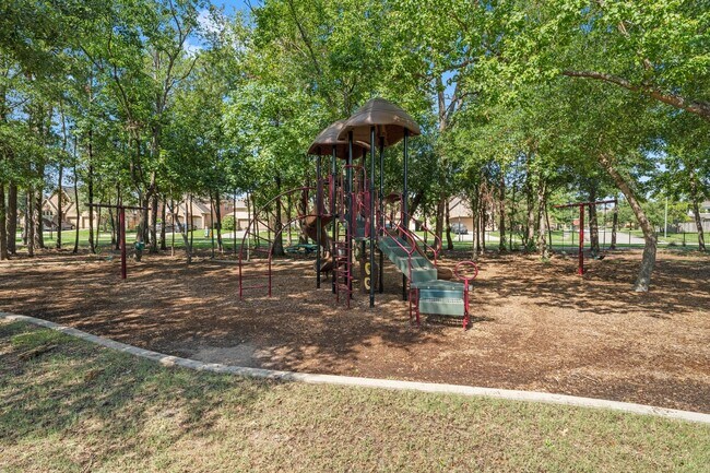 Building Photo - 28134 Kudzu Dr