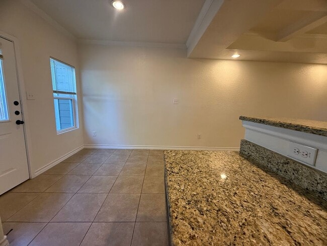 Building Photo - Townhome Near Retama Park...No Carpet.