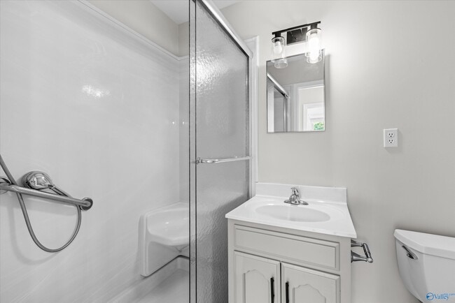 Building Photo - 1305 Hiwan Trail SE