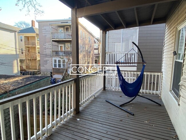 Building Photo - 10 Bickford Ave