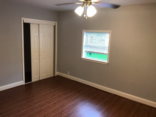 Building Photo - 131 Frontier Ln