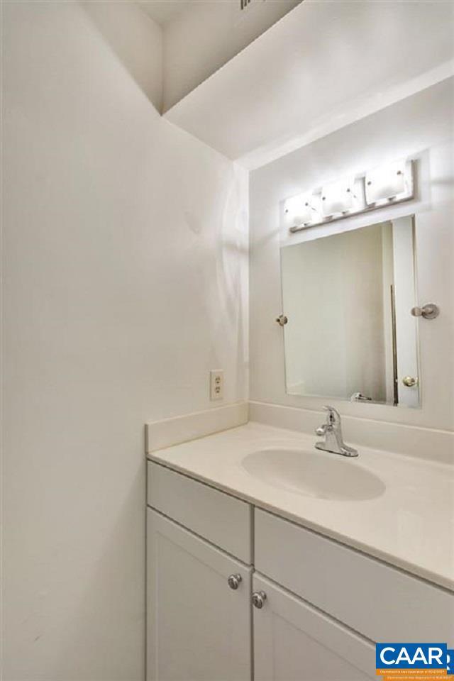 Building Photo - 328 Harvest Dr