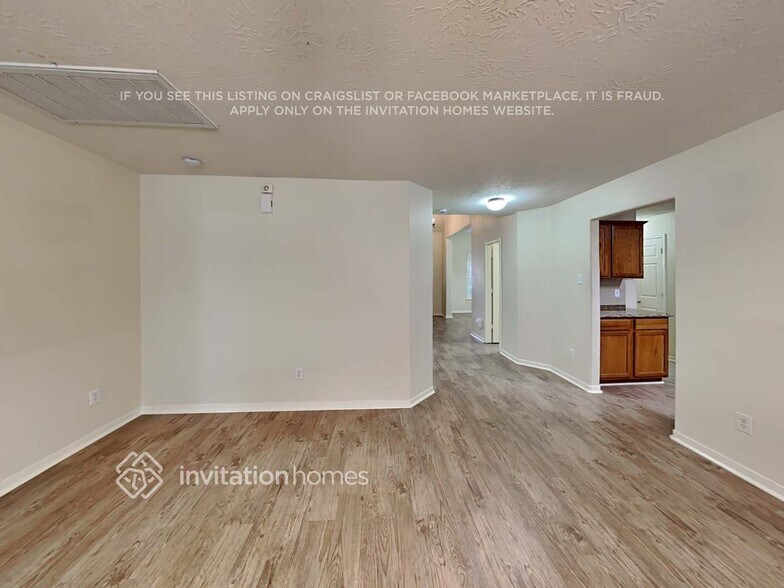 Building Photo - 8619 Discus Dr