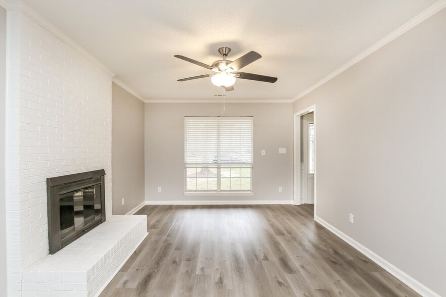 Building Photo - 100 Bath Cir