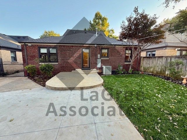 Building Photo - 709 NW 42nd St