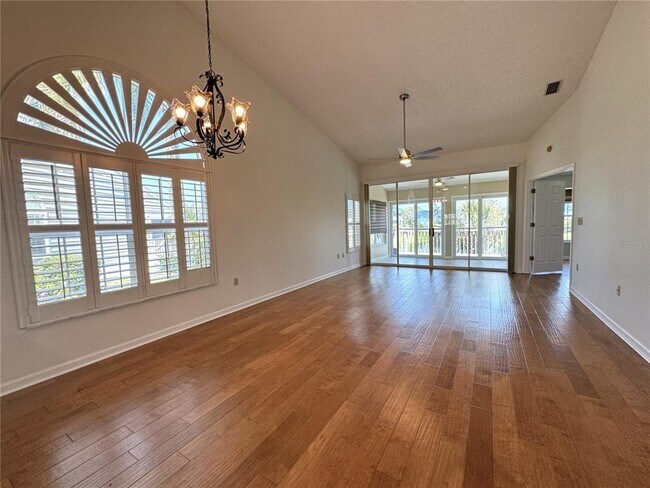 Building Photo - 1005 Pelican Ct