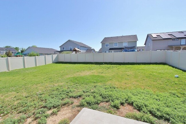 Building Photo - Immaculate Single-Level Home in Quiet Neig...