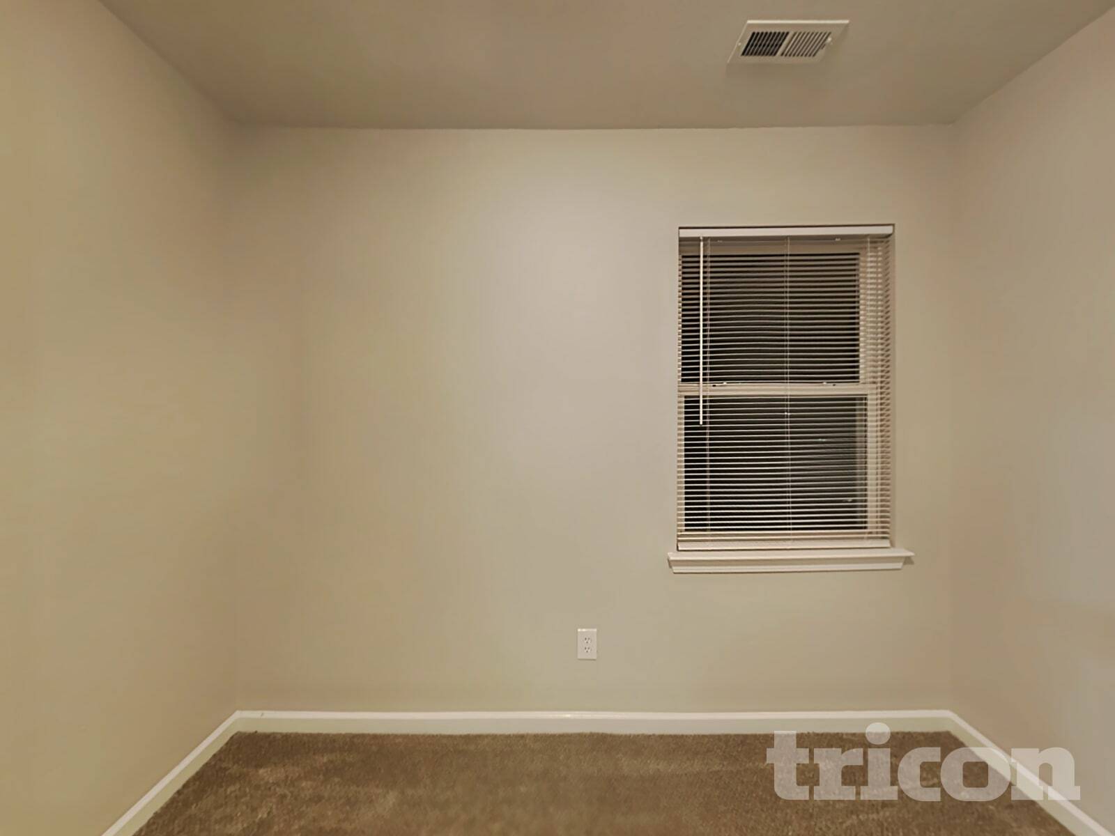 Building Photo - 4037 Dover Downs Dr