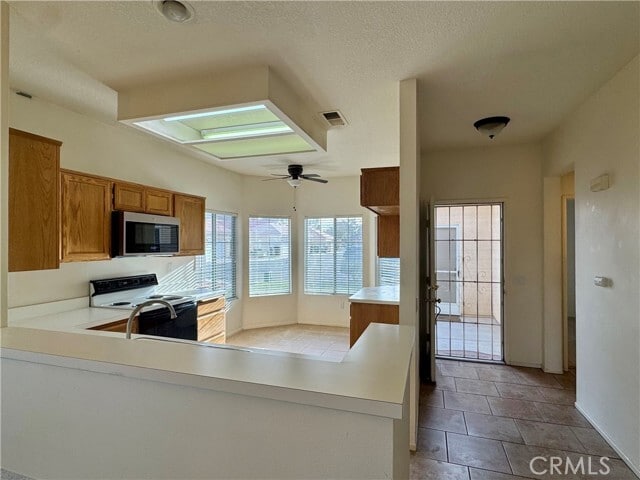 Building Photo - 11670 Oak St