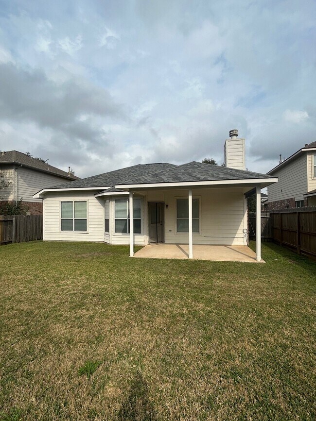 Building Photo - 20239 Goss Hollow Ln