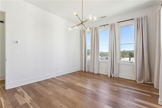 Building Photo - 10965 Serenbe Ln