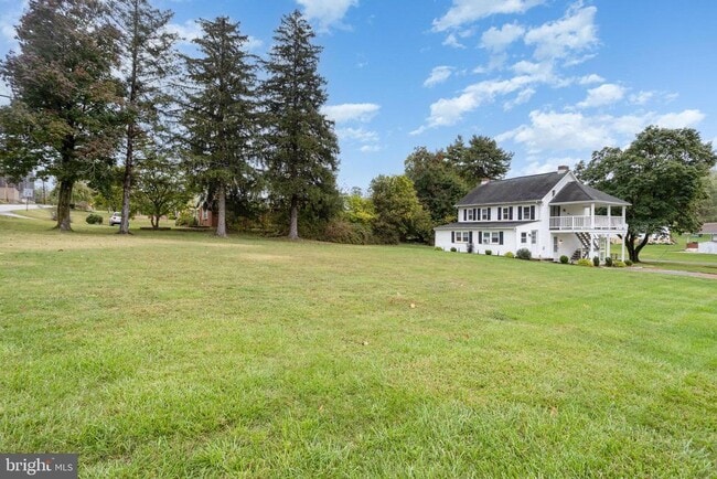 Building Photo - 536 Lewisberry Rd