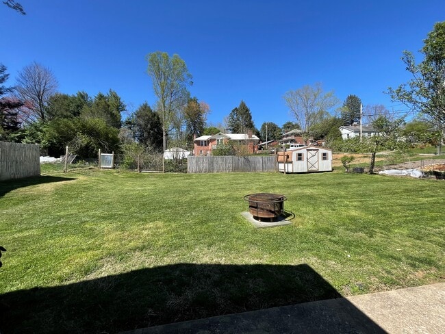 Building Photo - 9 Winston Ave