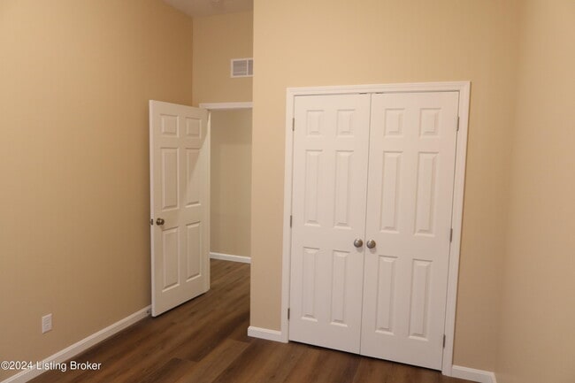 Building Photo - 114 Peonia Rd