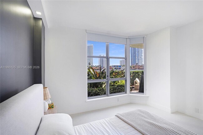 Building Photo - 19101 Mystic Pointe Dr