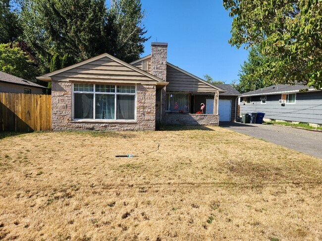 Building Photo - 503 8th Ave NW