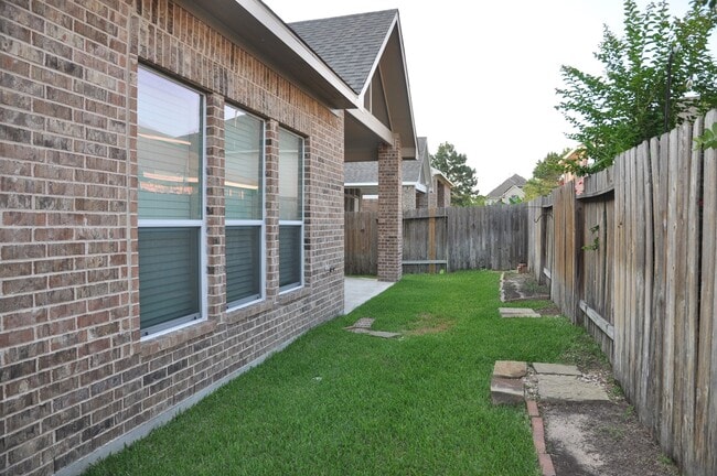 Building Photo - 6315 Denison Oaks Dr