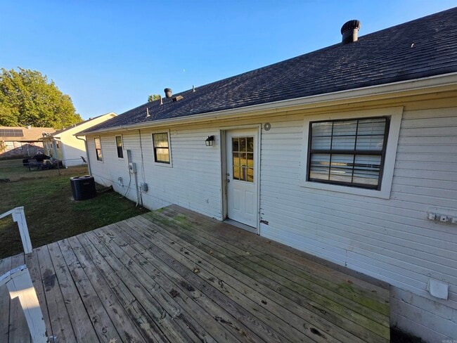 Building Photo - 74 Pond St