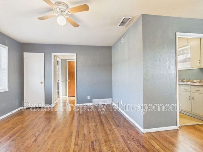 Building Photo - 2805 Duncan Dr